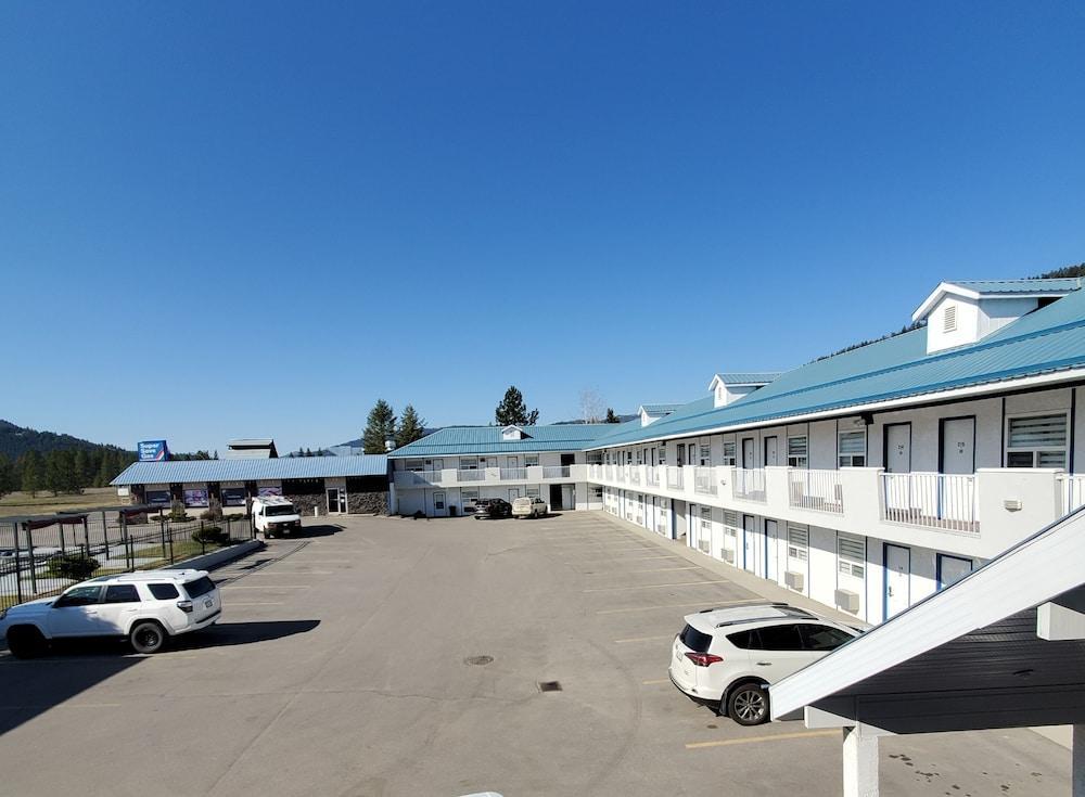 Grand Forks Inn Bagian luar foto