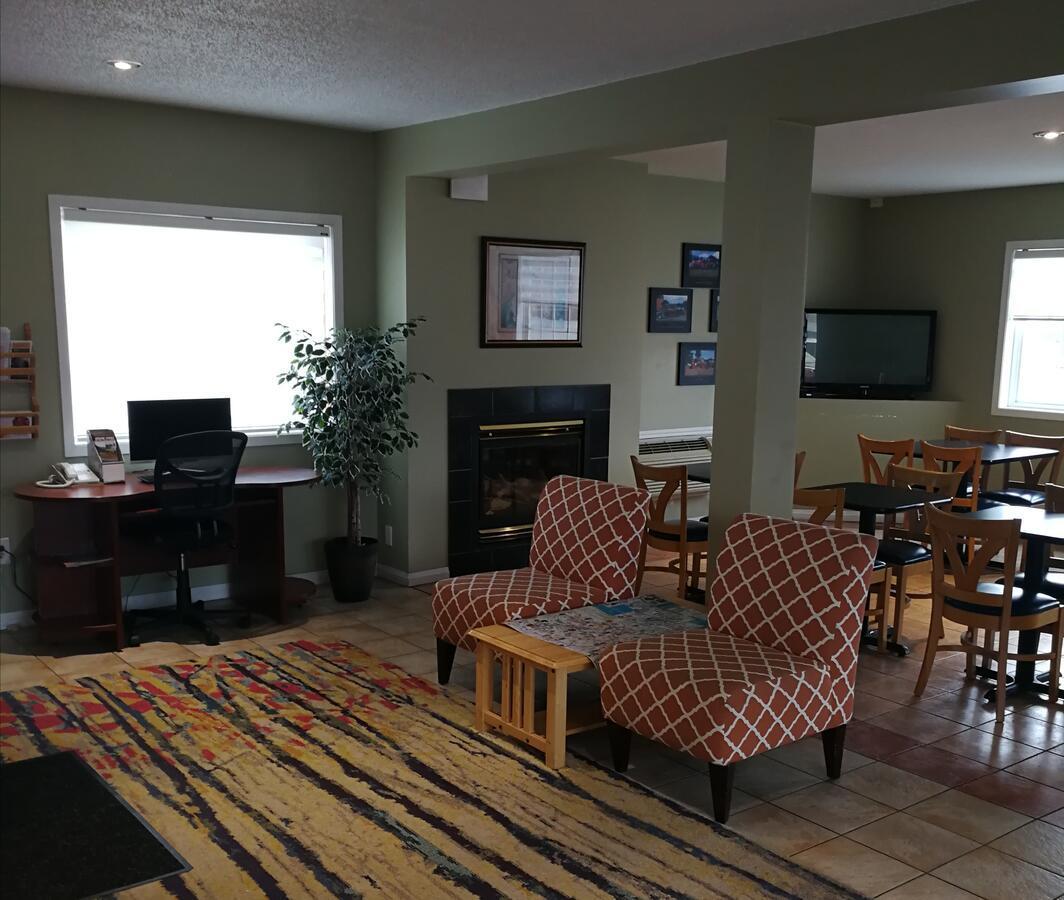 Grand Forks Inn Bagian luar foto